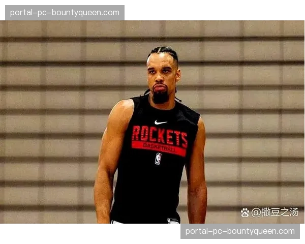 更衣室视频流出：勇士队格林在赛后激情演讲激励年轻队友